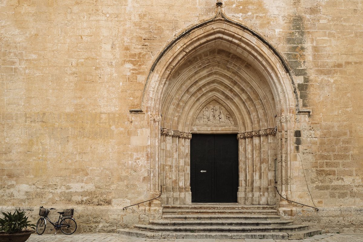 _0000_SonVell_April_HR-400